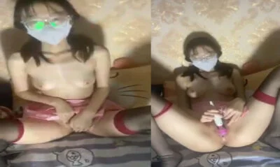 งานสาวแว่นจีนไลฟ์สดในกลุ่มลับและได้ทำการช่วยตัวเองโชว์