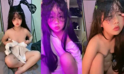 เด็กสาวจีนไลฟ์สดในกลุ่มลับของเธอและได้โชว์ร่างกายของเธอแบบขาวๆไปเลย