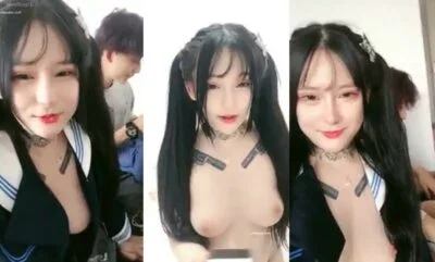 สาวจีนเธอทำการไลฟ์สดและทำการแก้ผ้าก่อนที่จะช่วยตัวโชว์คนดูของเธอ