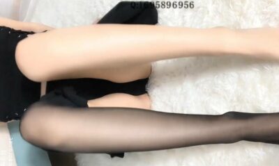 สายถุงน่องต้องดู สาวขาเรียวอวดขาสุดสวย ผิวเนียว น่าเลียมาก