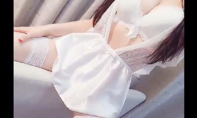 เงี่ยนนี้ไม่อยากเหงา หยิบกล้องมาถ่ายโชว์จิมิ ขาวเนียนไร้ขน พร้อมแหย่ควยปลอม