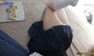 สาวจีนกลับจากโรงเรียนมาก็ถ่ายคลิปลงกลุ่มลับโดนการช้วยตัวเองในชุดนักเรียน